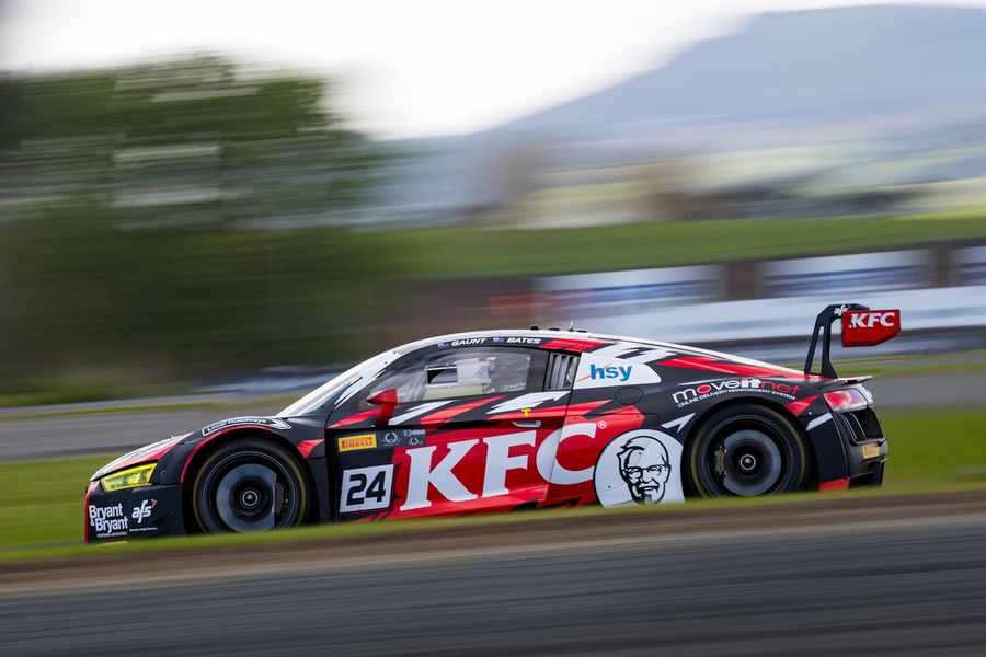 Daniel Gaunt racing